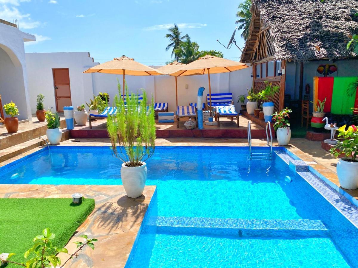 Utulivu Bungalow Нунгви Екстериор снимка